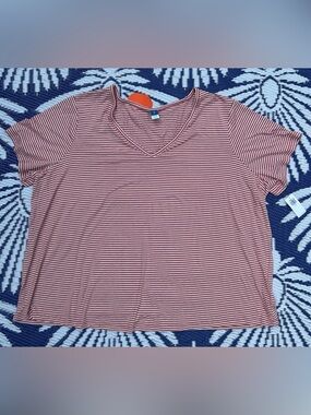 🌺NWT Luxe Old Navy Striped V-Neck Short Sleeve Tee in Coral and White - 2X